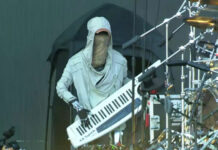 Робот-музыкант Адам выступил на фестивале VOYAGEX в Китае