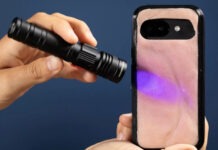 Крайне необычный чехол для смартфона Skincase в точности имитирует человеческую кожу