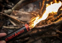 Походный огнемет Ultimate Match разожжет любой костер струей 650-градусного пламени