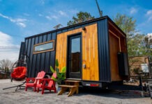 Этот крошечный домик — на самом деле мобильная сауна на колесах
