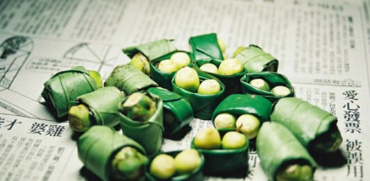 Азиатской традиции жевания психоактивного ореха бетеля как минимум 4000 лет