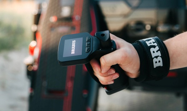 Brabus в партнерстве с Awake выпустили мощный джетборд с премиальным дизайном