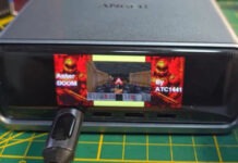 Классический Doom запустили на пауэрбанке
