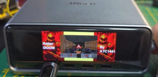 Классический Doom запустили на пауэрбанке