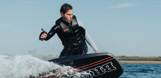 Brabus в партнерстве с Awake выпустили мощный джетборд с премиальным дизайном