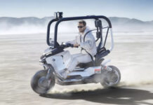 BMW представила практичный электроскутер Vision CE с защитным каркасом