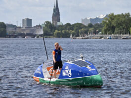 Немецкий спортсмен намерен пересечь Атлантику на сап-борде