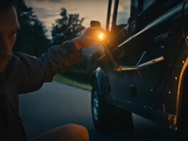 Фонарь-трансформер Outask может заменить светильник любого типа