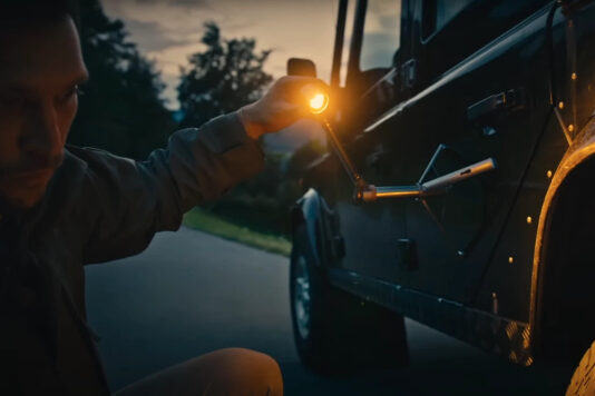 Фонарь-трансформер Outask может заменить светильник любого типа