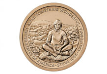 США увековечат память о Стиве Джобсе в виде новой монеты