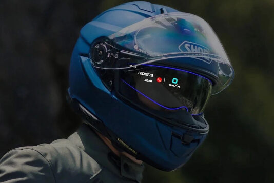 Shoei выпустила первый в мире мотошлем с интегрированной дополненной реальностью