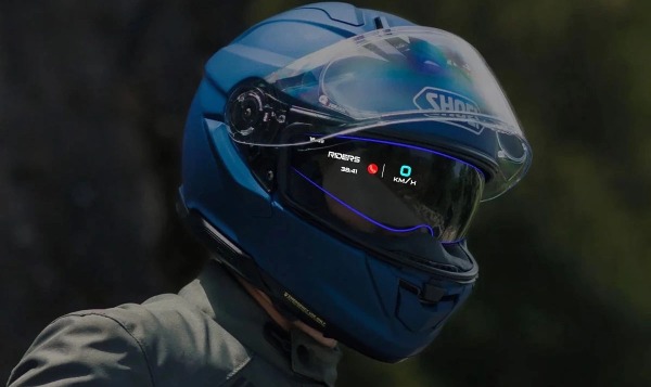 Shoei выпустила первый в мире мотошлем с интегрированной дополненной реальностью