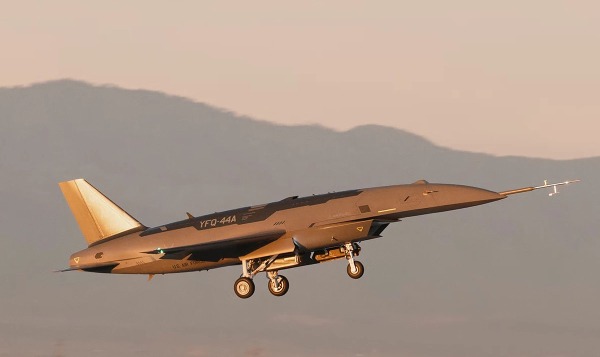 Беспилотный истребитель Anduril YFQ-44A завершил первый испытательный полет