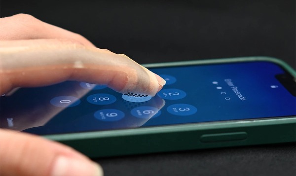 Устройство VoxeLite позволит почувствовать текстуру предмета через сенсорный экран