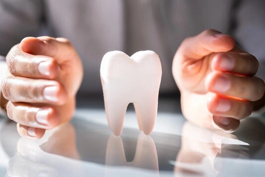 Мужчины намного чаще мучаются с зубами — и теперь ученые выяснили почему