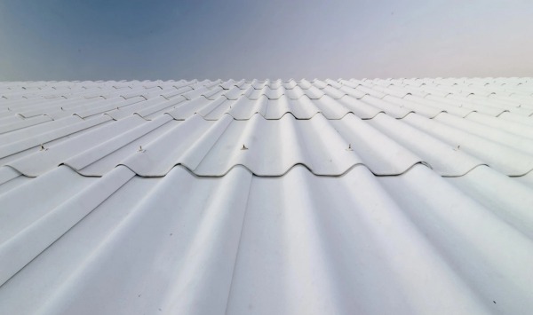 Новая кровельная краска отражает 97% солнечного света и собирает воду из воздуха