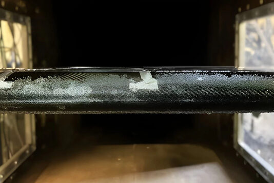 Новая технология позволит самолетам самостоятельно стряхивать лед с крыльев