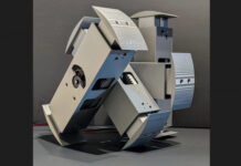 Прототип робота TARS из «Интерстеллар» делает первые уверенные шаги