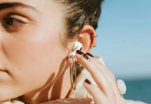 Google готовится превратить любые наушники в систему мгновенного перевода