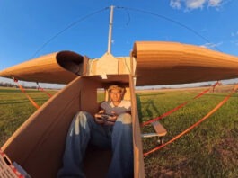 Уникальный картонный самолет сумел оторваться от земли — пусть и на несколько секунд