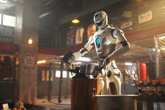 Промышленный робот Т800 демонстрирует неожиданный навык владения кунг фу