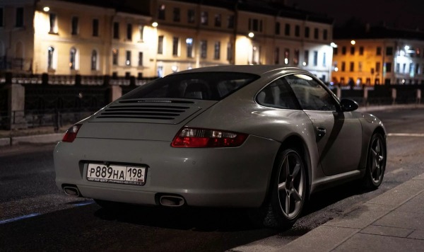 Сотни автомобилей Porsche по всей России превратились в «кирпичи» из-за необъяснимого сбоя спутниковой связи