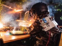 Кастомная игровая система готова выстрелить в вас фейерверком или полить настоящим дождем