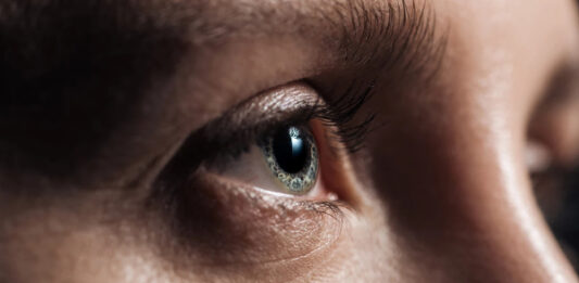Ученые нашли способ перезапустить зрение у взрослых с синдромом «ленивого глаза»