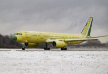 Состоялся первый полет импортозамещенного авиалайнера Ту-214