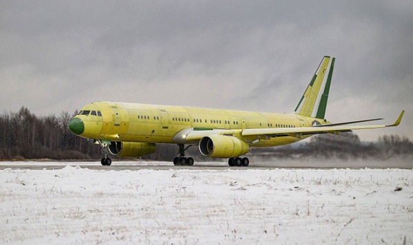 Состоялся первый полет импортозамещенного авиалайнера Ту-214