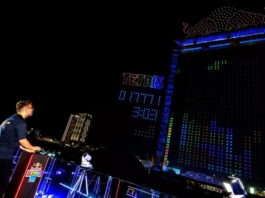 Чемпионат по Тетрису в Дубае прошел на экране из тысяч дронов