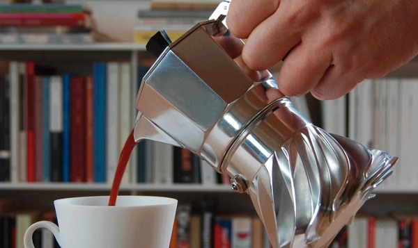 Оригинальный дизайн кофеварки Turbo Moka ускоряет приготовление кофе в два раза