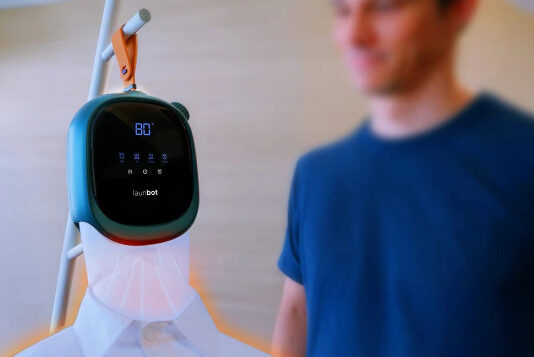 Небольшой гаджет Launbot высушит и разгладит любые вещи за полчаса