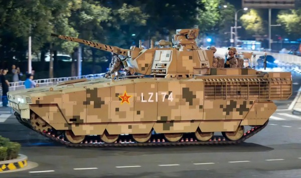 Китай продемонстрировал ZTZ100 (Тип 100) — один из самых продвинутых танков в мире