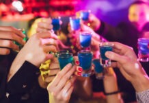 Коктейль с жидким азотом отправил посетителя бара в реанимацию