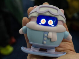 Забавный питомец Sweekar — физический аналог тамагочи, который умеет заботиться о себе сам