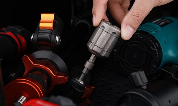 IdealSpark представила титановую отвертку в виде револьверного барабана