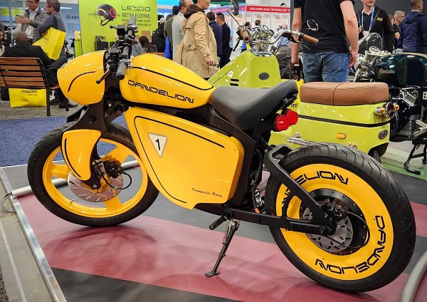 Корейская Compass Rose выпустила два электробайка с ретро-дизайном и скоростью до 240 км/ч