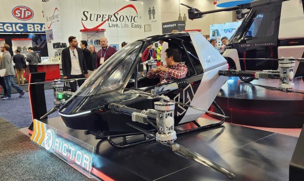 Китайский персональный электролет X4 поступит в продажу в этом году по цене всего $40000