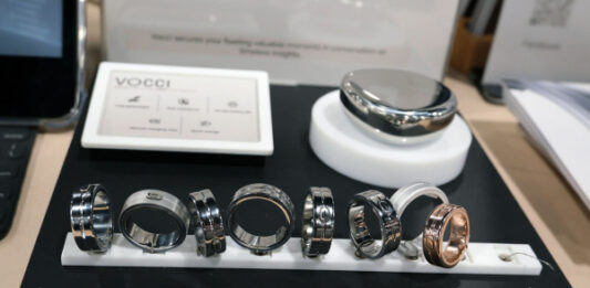Кольцо-диктофон Vocci может записывать аудио до 8 часов без подзарядки