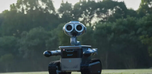 Домашние роботы-помощники W1 и M1 готовы следовать за вами повсюду