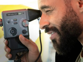 Новейшая камера Mini Evo Cinema от Fujifilm снимает видео в ретро-стиле 1960-х годов