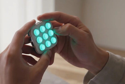 BrainBlink эффективно тренирует мозг, помогая оторваться от смартфона