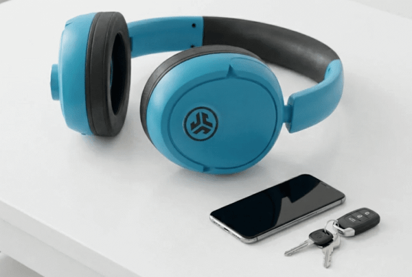 Эти гигантские наушники Blue XL от JLab &mdash; реальный гаджет, а вовсе не первоапрельская шутка