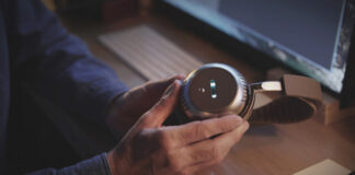 Наушники Ecoute TH2 используют настоящие ламповые предусилители для идеального звука