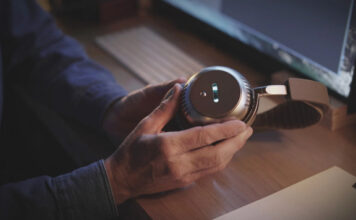 Наушники Ecoute TH2 используют настоящие ламповые предусилители для идеального звука