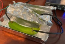 Аудиофилы не смогли отличить музыку, переданную через медный кабель, банан и мокрую грязь