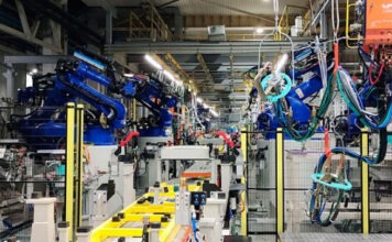 В России запущено семь заводов, производящих автокомпоненты и электромобили