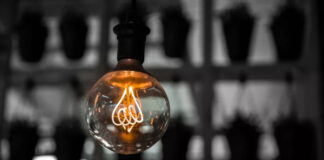 Лампочку Эдисона 1879 года превратили в эффективный графеновый реактор