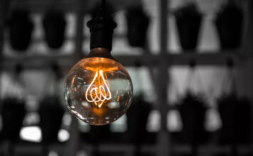 Лампочку Эдисона 1879 года превратили в эффективный графеновый реактор